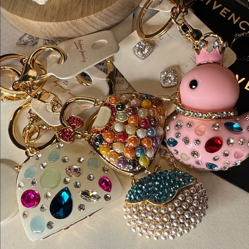 1 Mystery Keychains NWT - Picture 7 of 14